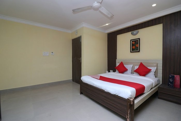 OYO 1767 HOTEL ASHOK - Specialty Hotel Reviews (Howrah, West Bengal)