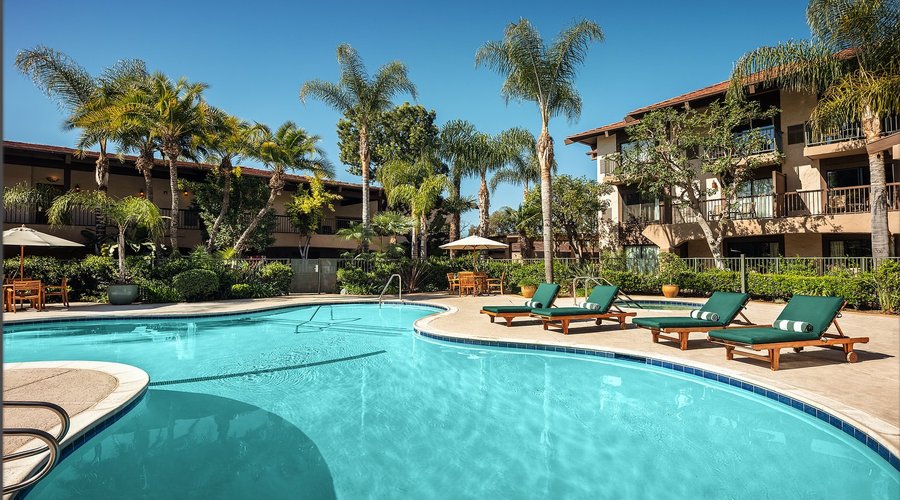 Relax at our beautiful outdoor pool and Jacuzzi. 