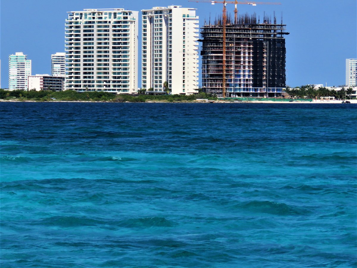 admiral yacht club cancun