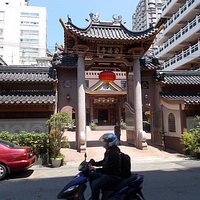 宏法寺の門