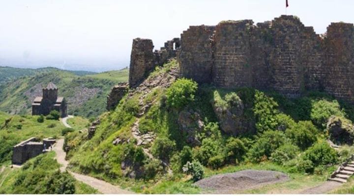 Amberd is a 7th-century fortress located on the slopes of Mount Aragats.The name translates to "fortress in the clouds" in Armenian.

—————————————
🌐”Visit Armenia Today” tour agency🌐 
🇦🇲Tours in Armenia🇦🇲