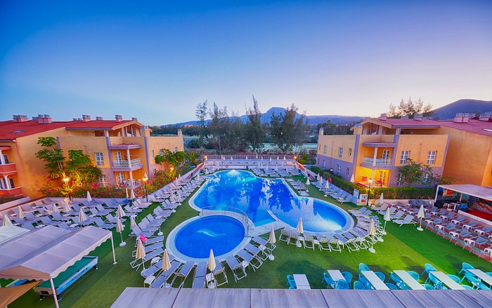 Avenue Fru Retfærdighed HOTEL CORAL COMPOSTELA BEACH GOLF $45 ($̶6̶9̶) - Updated 2023 Prices &  Resort Reviews - Playa de las Americas, Spain