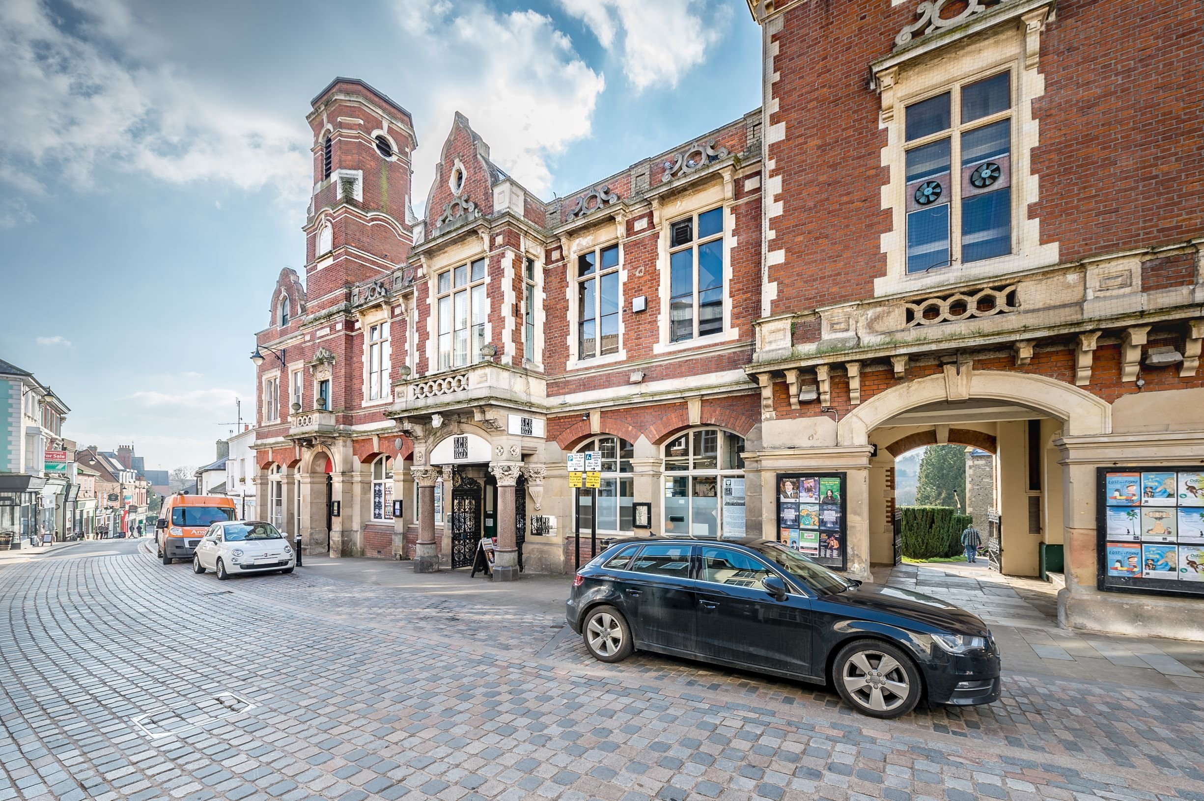 The Old Town Hall (Hemel Hempstead) - 2022 Alles Wat U Moet Weten ...