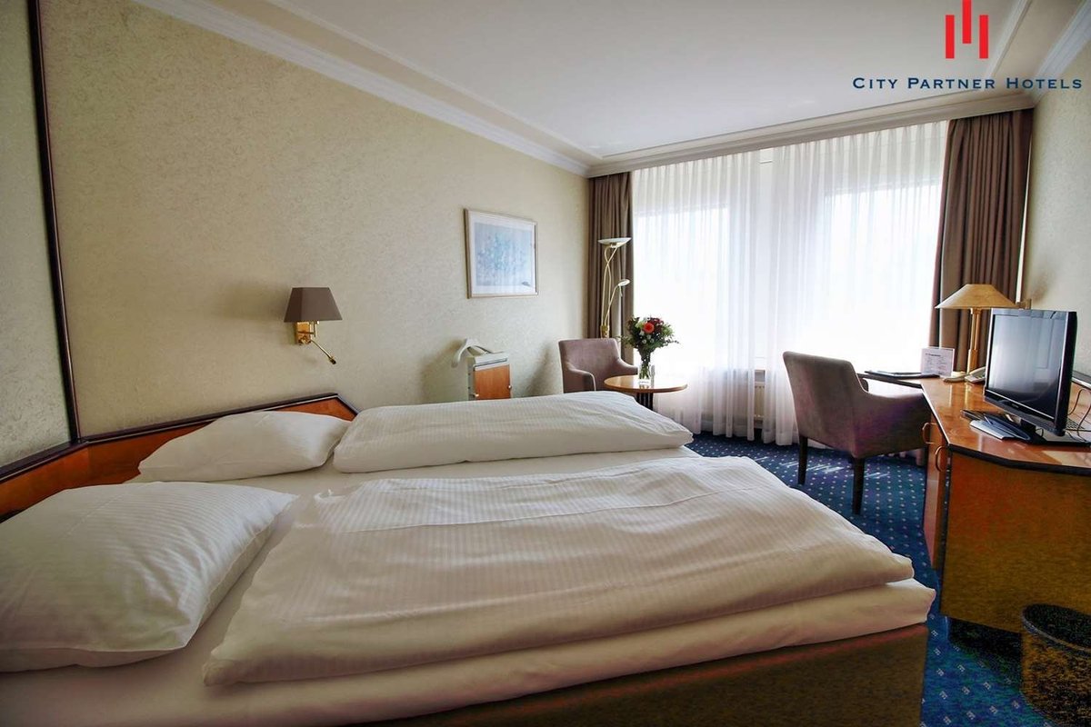 SENATOR HOTEL HAMBURG $129 ($̶1̶4̶2̶) - Prices & Reviews - Germany