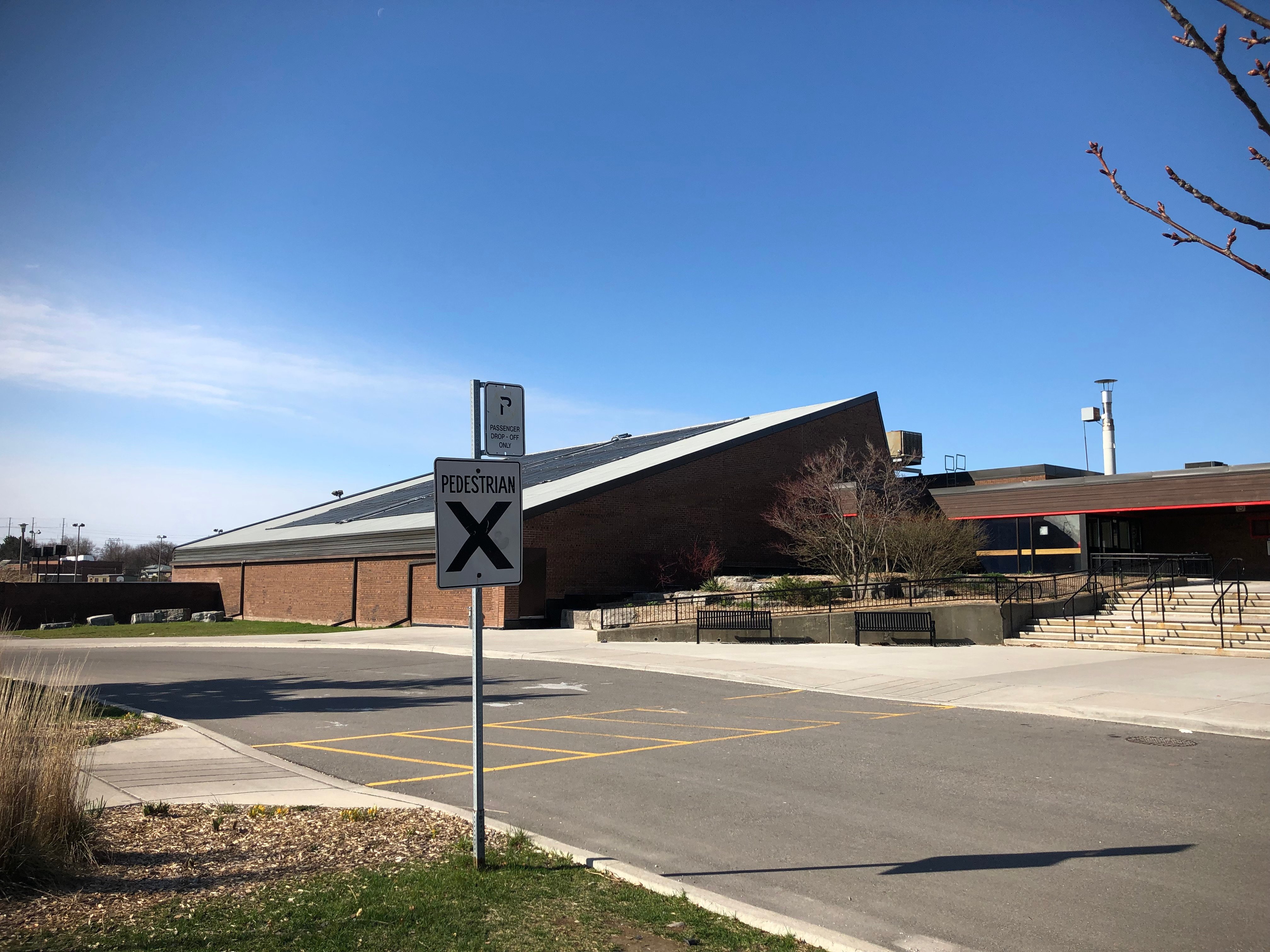 CENTENNIAL RECREATION CENTRE Toronto 2022 Qu Saber Antes De Ir   Solar Panels Roof Centennial 