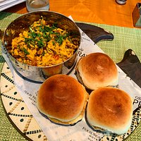 Parsi akuri