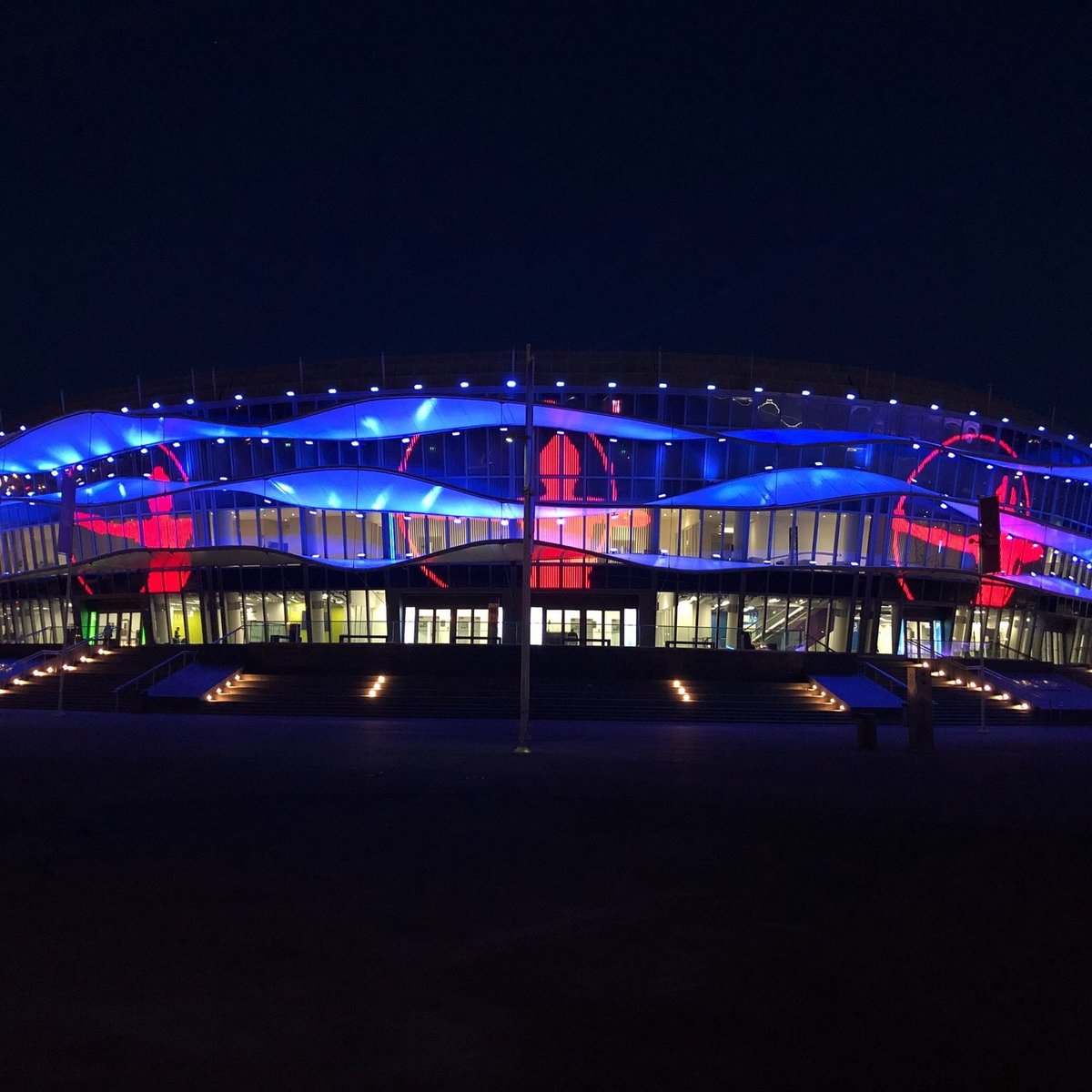 Arena back. Баку Арена. Баку стадион. Национальная гимнастическая Арена Азербайджана. Разинский стадион Баку.
