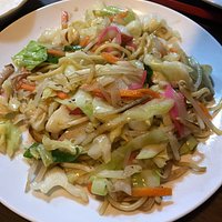 町の中華。皿うどん、パリパリ皿うどん、チャーハン、ソース焼きそば、全部美味しかったー。 雲仙からフェリーで天草への旅行中、海鮮ばかり食べてたので、普通の中華が食べたいと入ったお店はとっても美味しかった。感じの良い年配のご夫婦が経営されてて、気分よく食事できました。