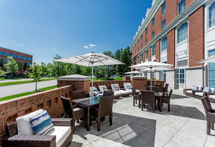 Hilton Columbus at Easton Pool: Pictures & Reviews - Tripadvisor