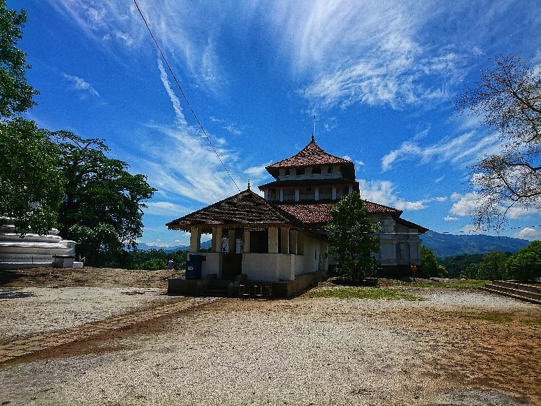 Lankatilaka Temple image