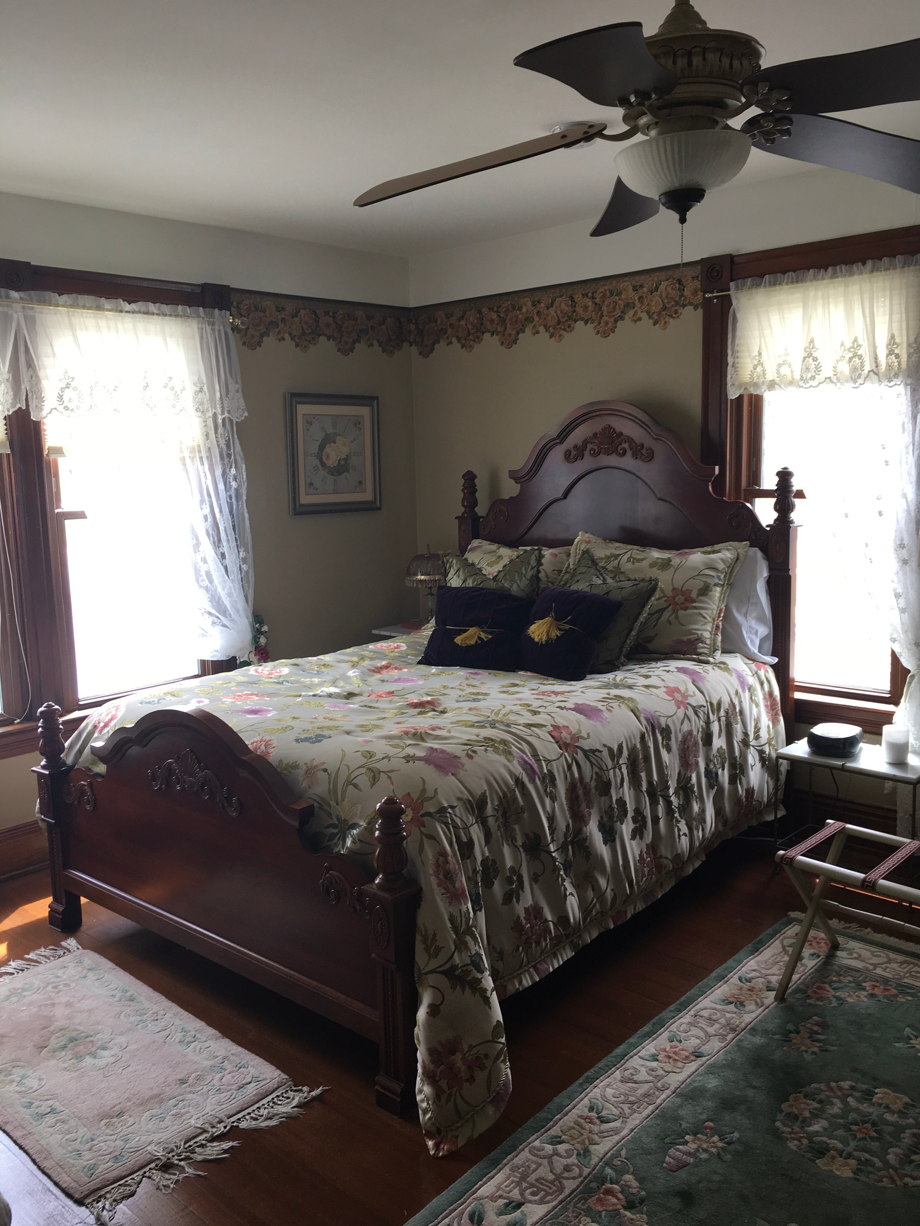 Anna V's Bed And Breakfast Rooms: Pictures & Reviews - Tripadvisor