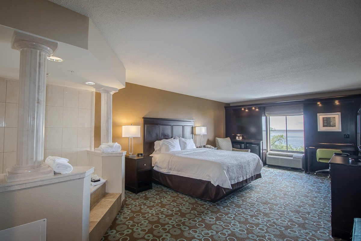 Hampton Inn Biloxi Parking: Pictures & Reviews - Tripadvisor