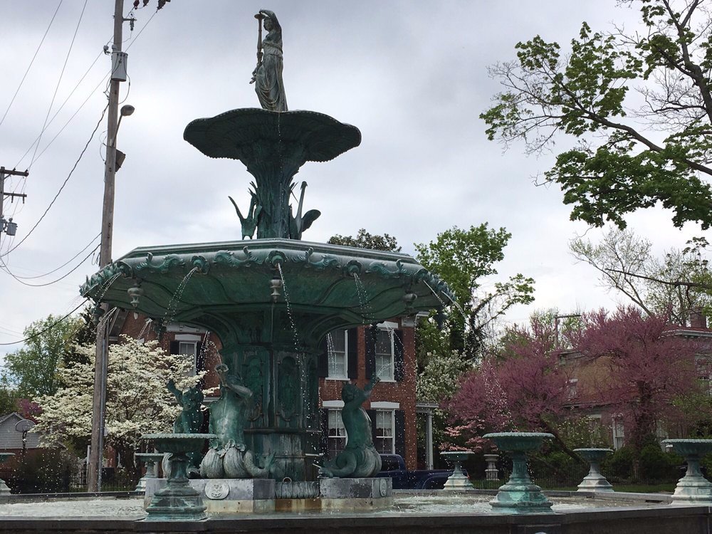 Broadway Fountain (Madison) ATUALIZADO 2022 O que saber antes de ir