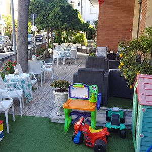 giardino relax e area giochi bambini