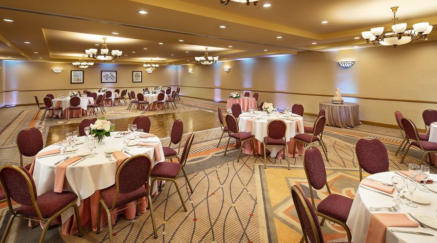 MAHOGANY/CEDAR BALLROOM - 2479 Sq. Ft.