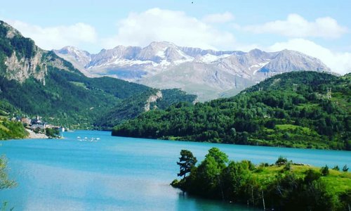 Embalse de Lanuza. Sallent de gallego.Valle de Tena.Huesca. Montañas. Rutas. Ski.BTT.cultura...un rincón precioso del Pirineo