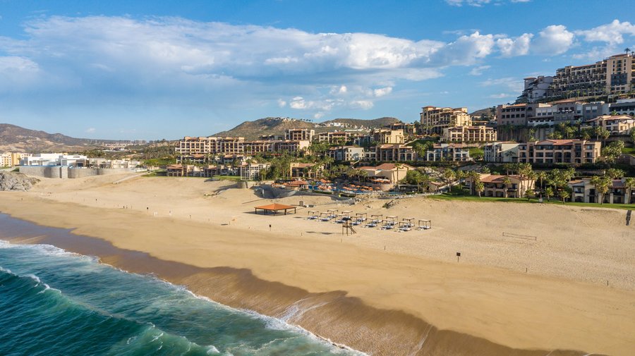 The exclusivity of our beach. The diversity of our amenities. The kindness of our staff, is what it makes the experience with us unique.