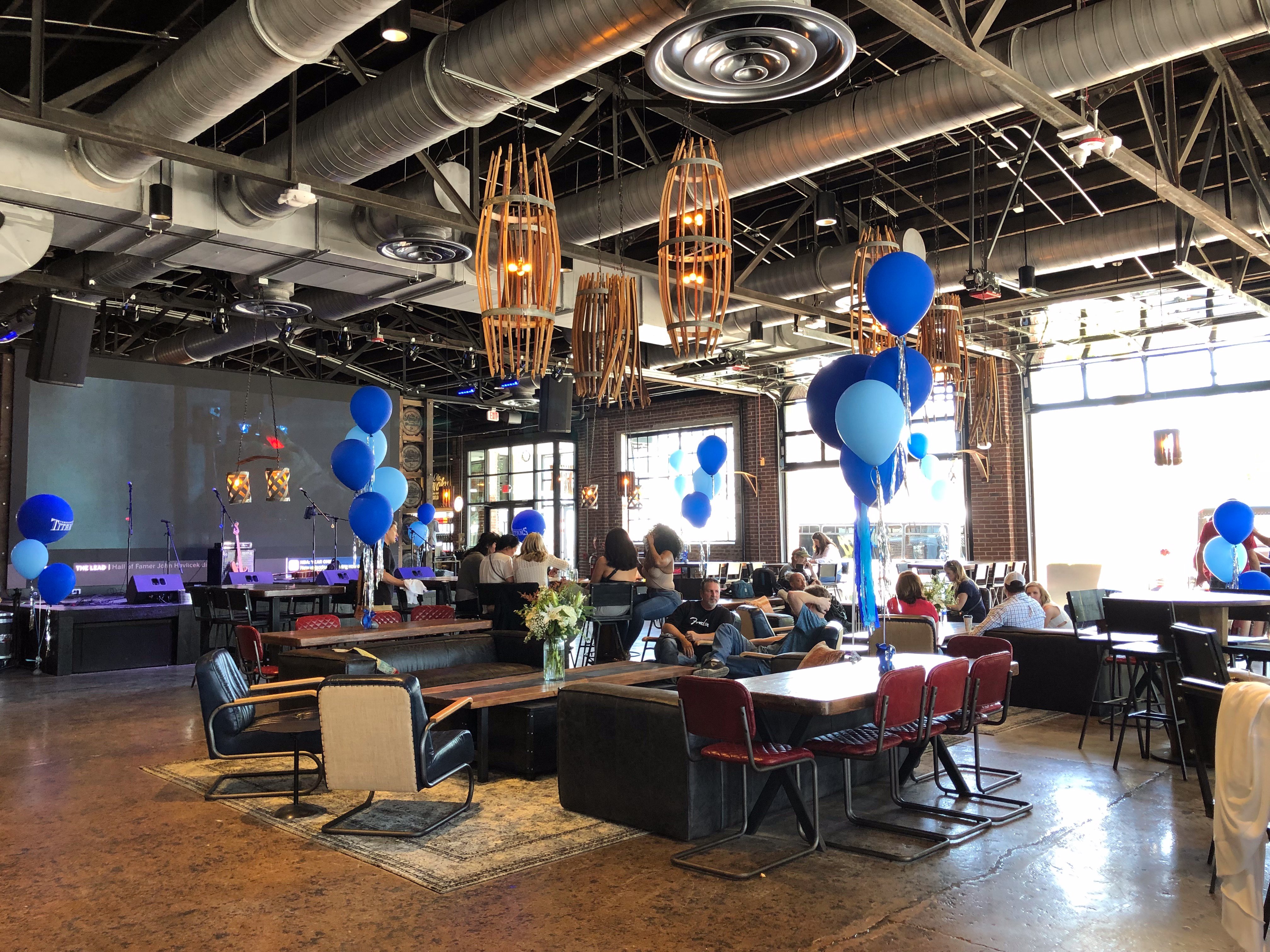 Ole Smoky Distillery Yee Haw Brewery Nashville Lohnt Es Sich   Indoor Seating Area 