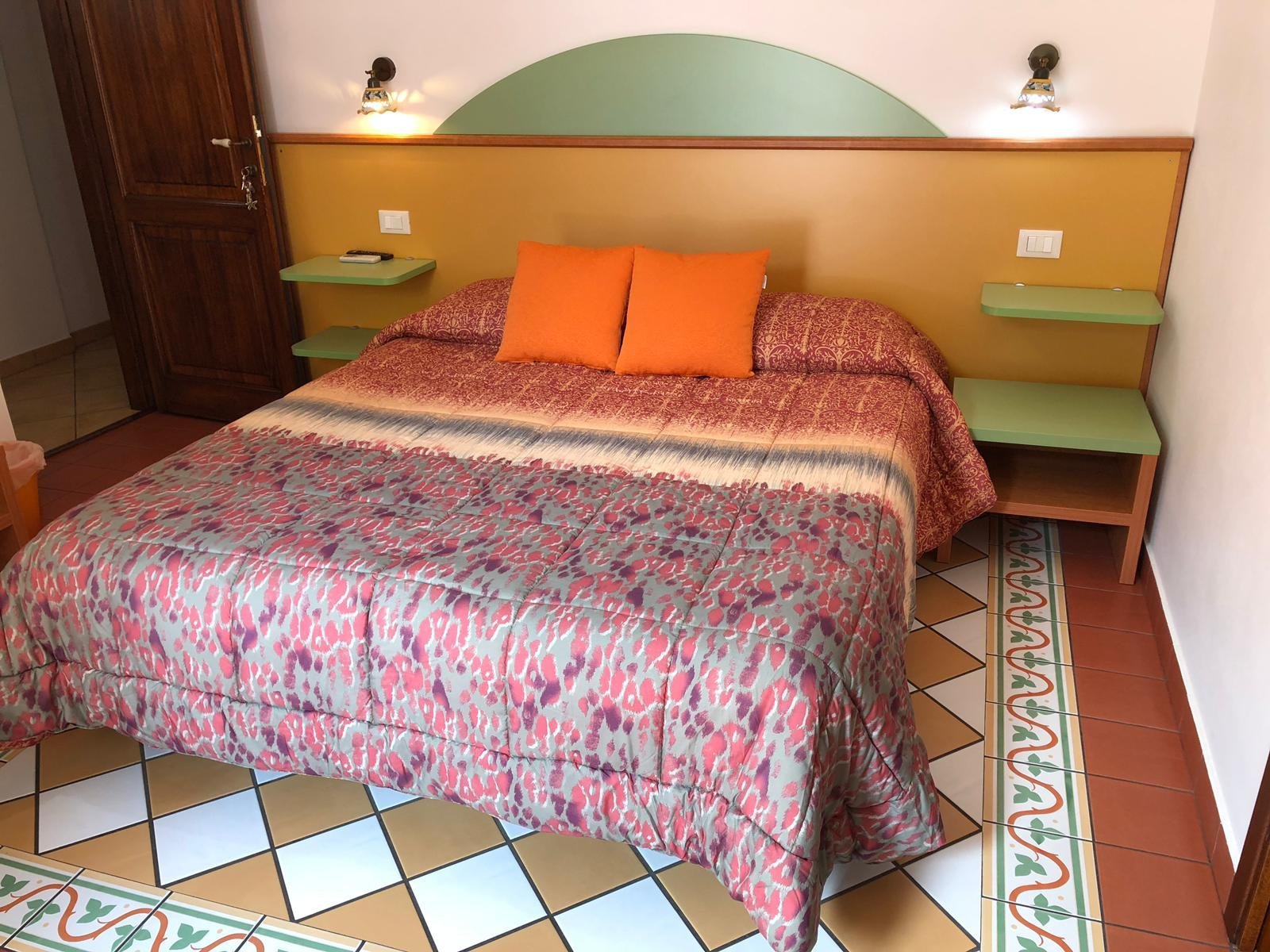 "Diana Brown" Bed & Breakfast Guest House Studios by null