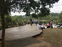 Parque Lago Azul coloca o bairro Umbará no roteiro de Natal de