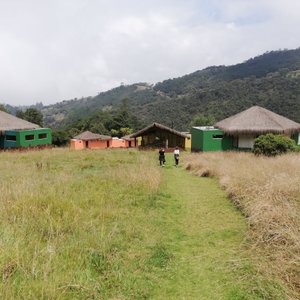 Las habitaciones y el comedor. 
