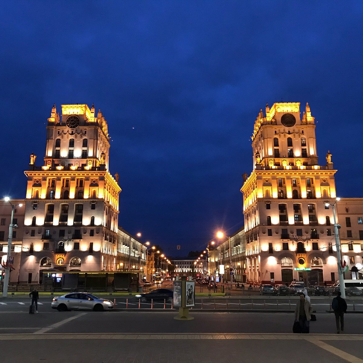 Ансамбль ворота минска ул кирова 1 фото