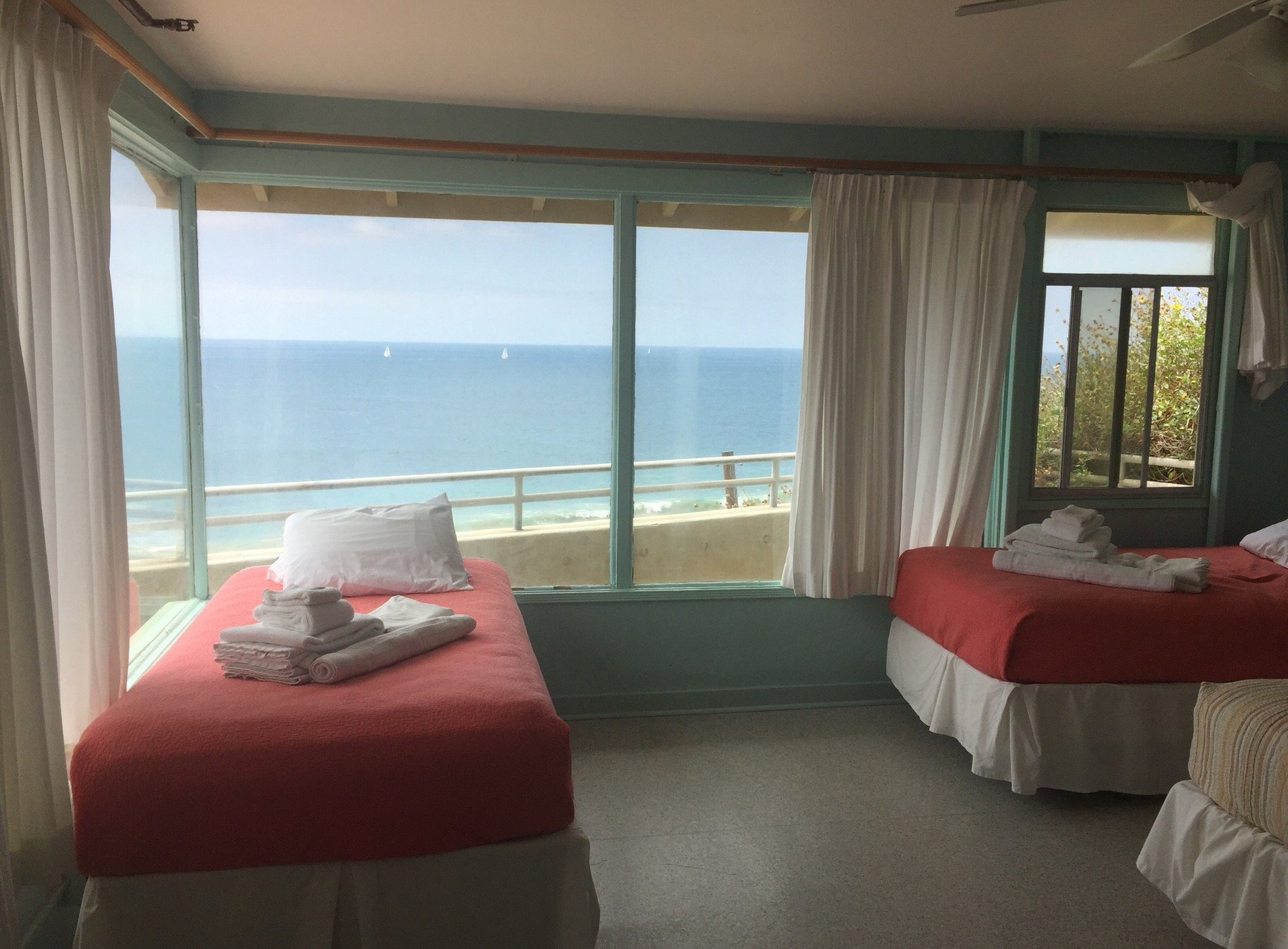 Crystal Cove Beach Cottages by null