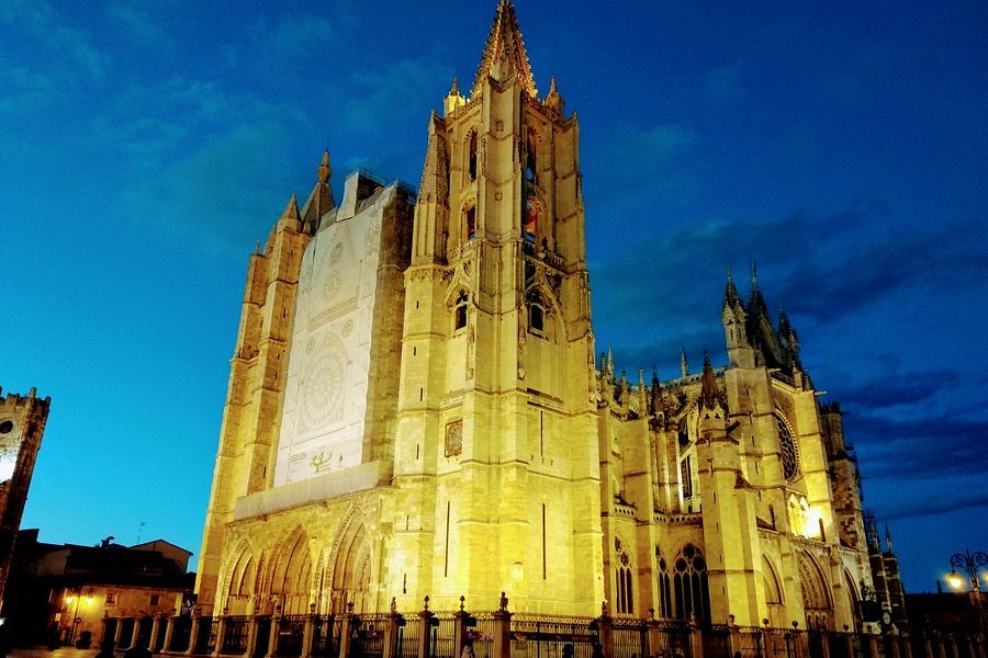 Santa Maria de Leon Cathedral image