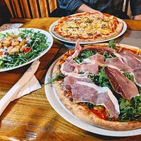 Pizza, Seafood salad