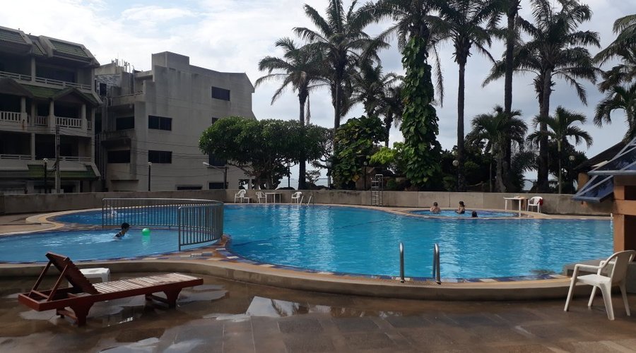 Pmy Beach Resort ตั้งอยู่อำเภอเมืองจังหวัดระยองเป็นที่พักอยู่ติดกับทะเล มีสิ่งอำนวยความสะดวกในห้องครบครัน มีสระว่ายน้ำ อยู่ติดกับทะเล