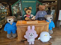 Izu Teddy Bear Museum - Lovey Loi