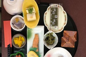 餐饮