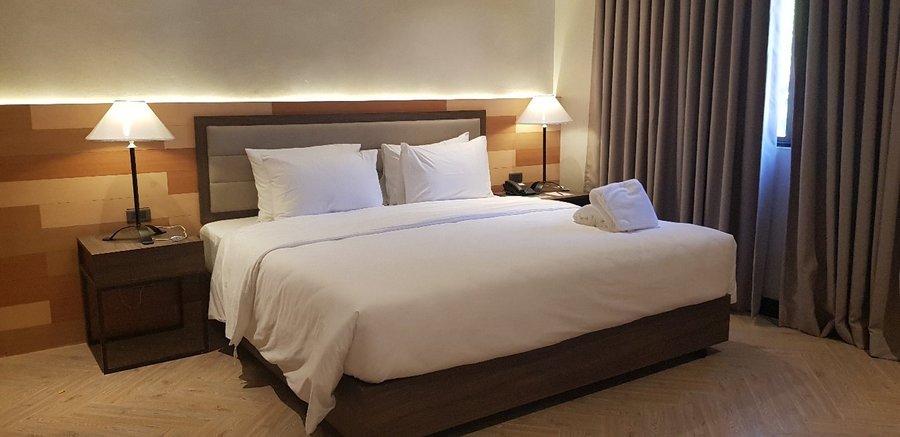 ACACIA HOTEL BACOLOD $33 ($̶5̶4̶) - Updated 2020 Prices & Reviews ...