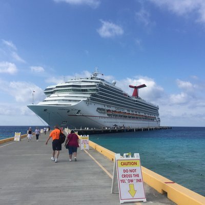 THE BEACHED WHALE BAR & GRILL, Grand Turk - Restaurant Reviews, Photos ...