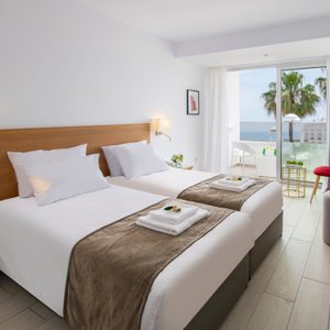 Standard Room - Side Sea View 