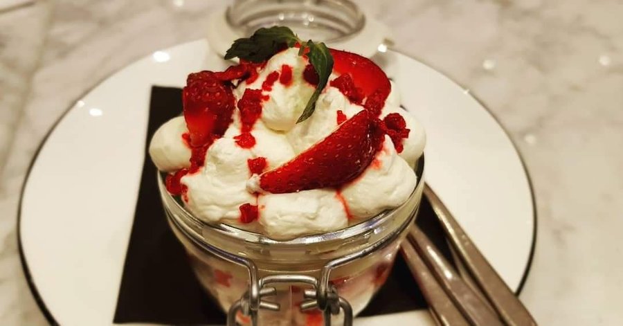 Eton mess jar