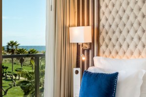 Room & Suite