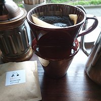 サイクルカフェにて 手挽きセルフドリップコーヒーです