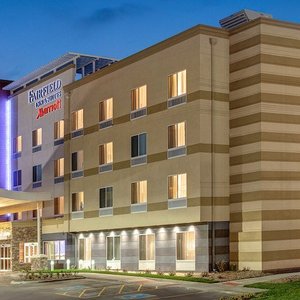 marriott hotels in winona mn