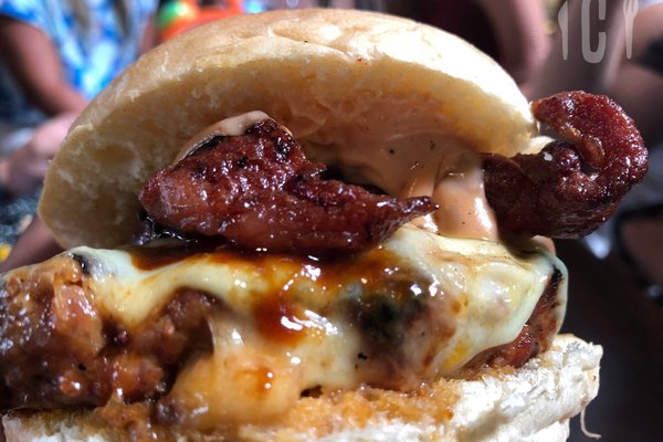 12 Best Burgers in Medellín: Best Burger Places in the Aburrá Valley