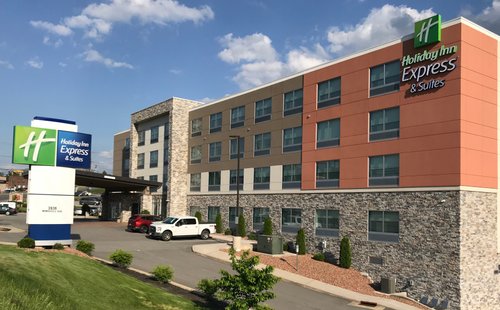 Holiday Inn Express & Suites Pittsburgh - Monroeville, an IHG Hotel image