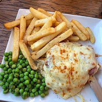 Hunters Chicken, Chips and Peas.