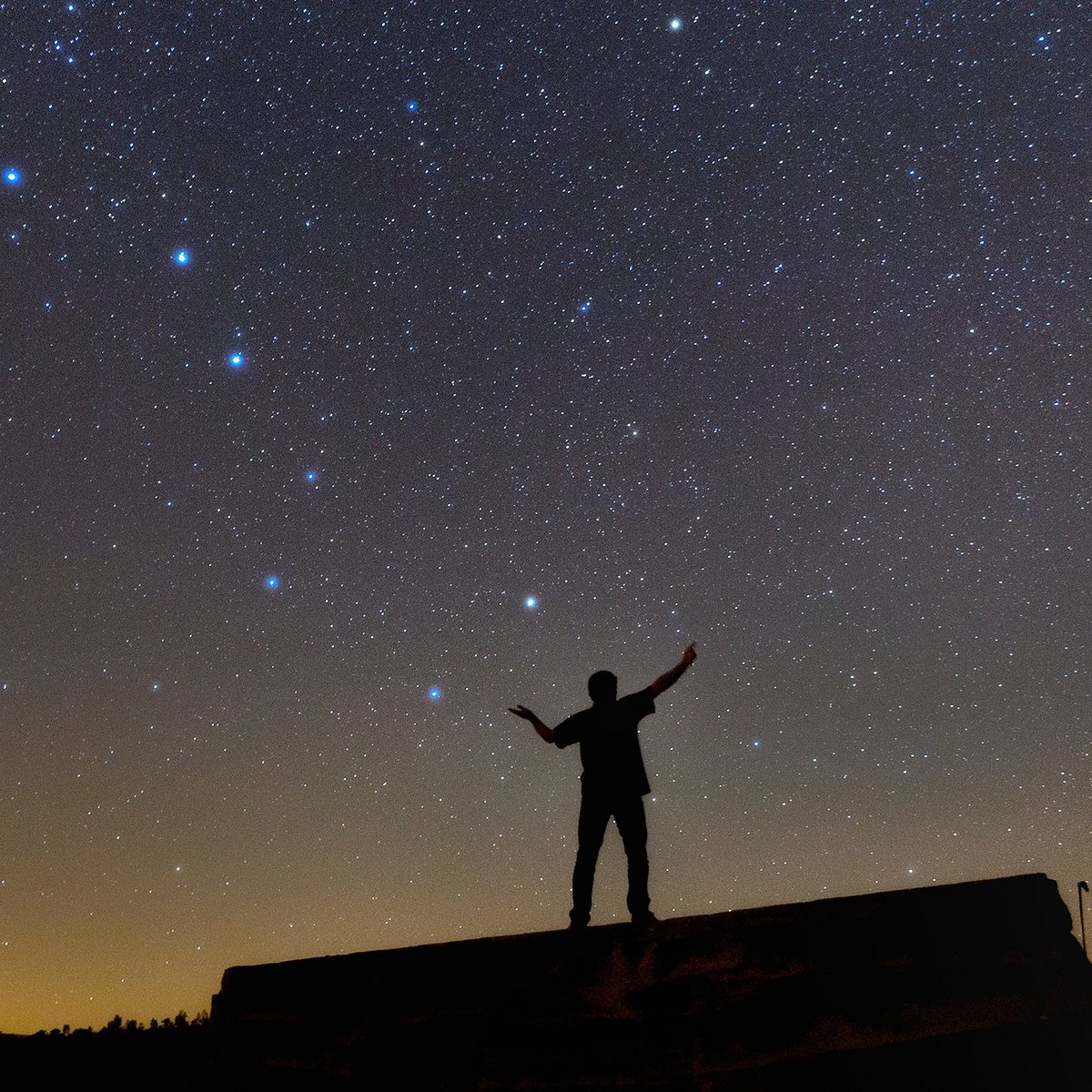 Сердце забрала на небо лупили звезды уплетая. Stargazing.