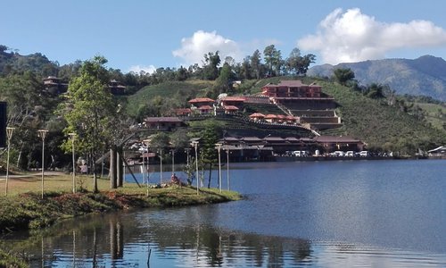 Lee Wine Ruk Thai Resort Ban Rak Thai in  Mae Hong Son province. It's a small village of Yunnan ethnic group. I's located in a mountain area which is about 1'800m close to the border of Myanmar. It is famous for its tea plantations. You can eat Yunnan delicious food in several restaurant.