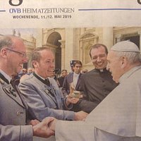 Der strahlende Tourismus Chef Reiter von links der Zweite