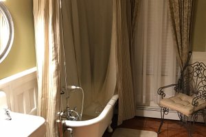 Room & Suite