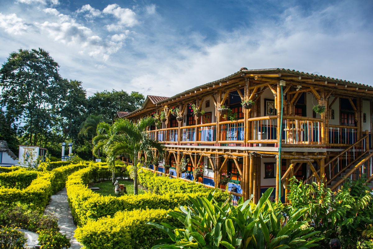 AMAZING CHALET MI REFUGIO Armenia-Colombia, Albania, Colombia 