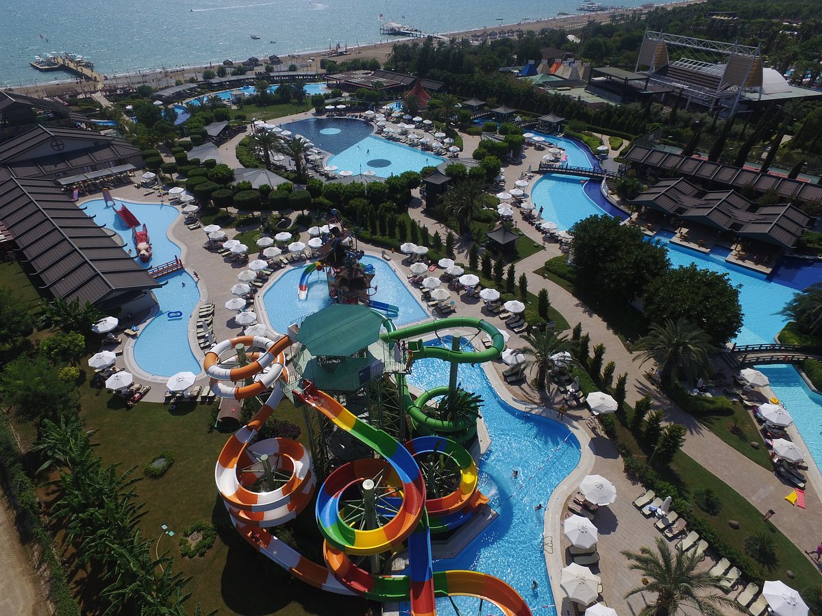 Limak Lara Deluxe Hotel &amp; Resort, hôtel à Antalya