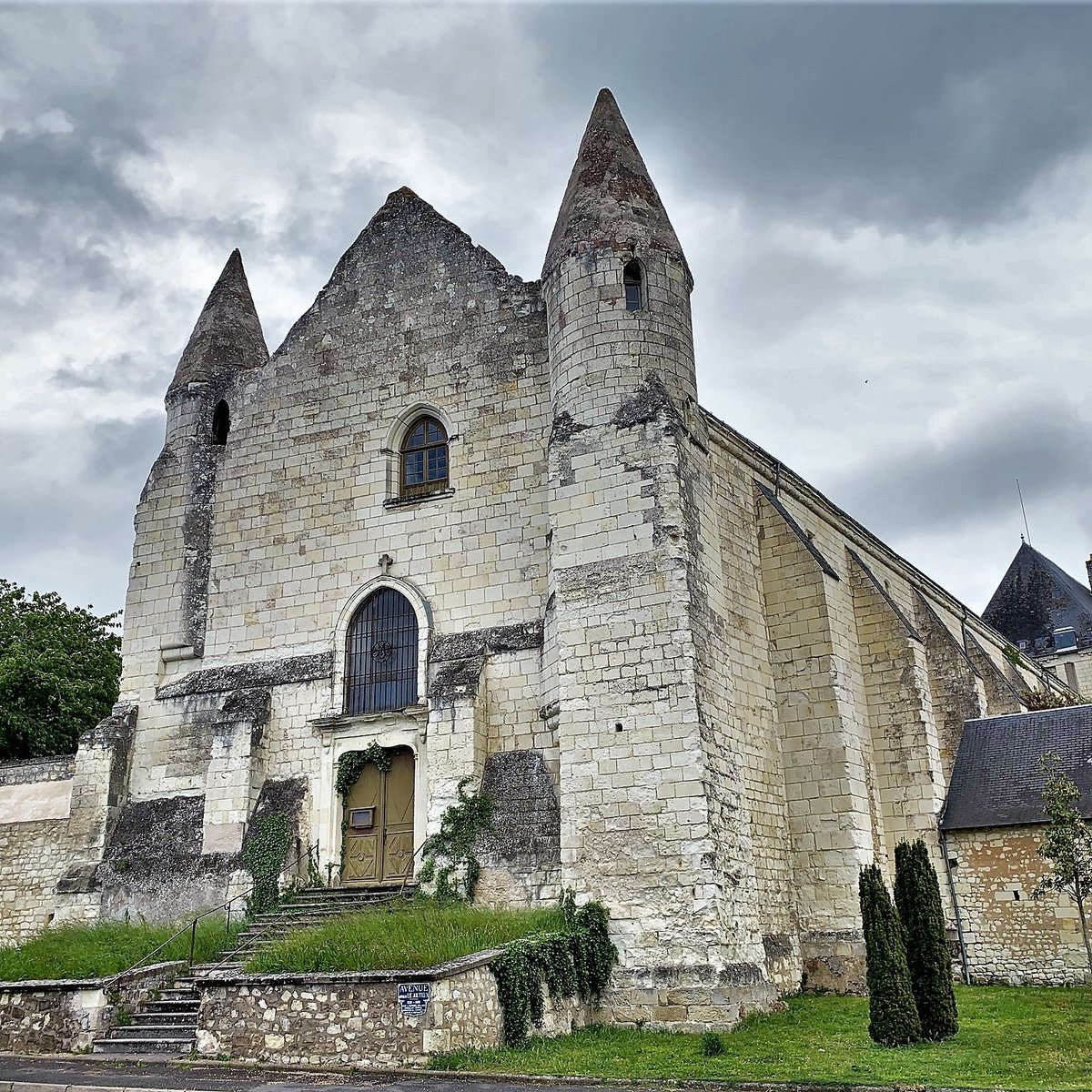 abbaye-de-bourgueil-all-you-need-to-know-before-you-go