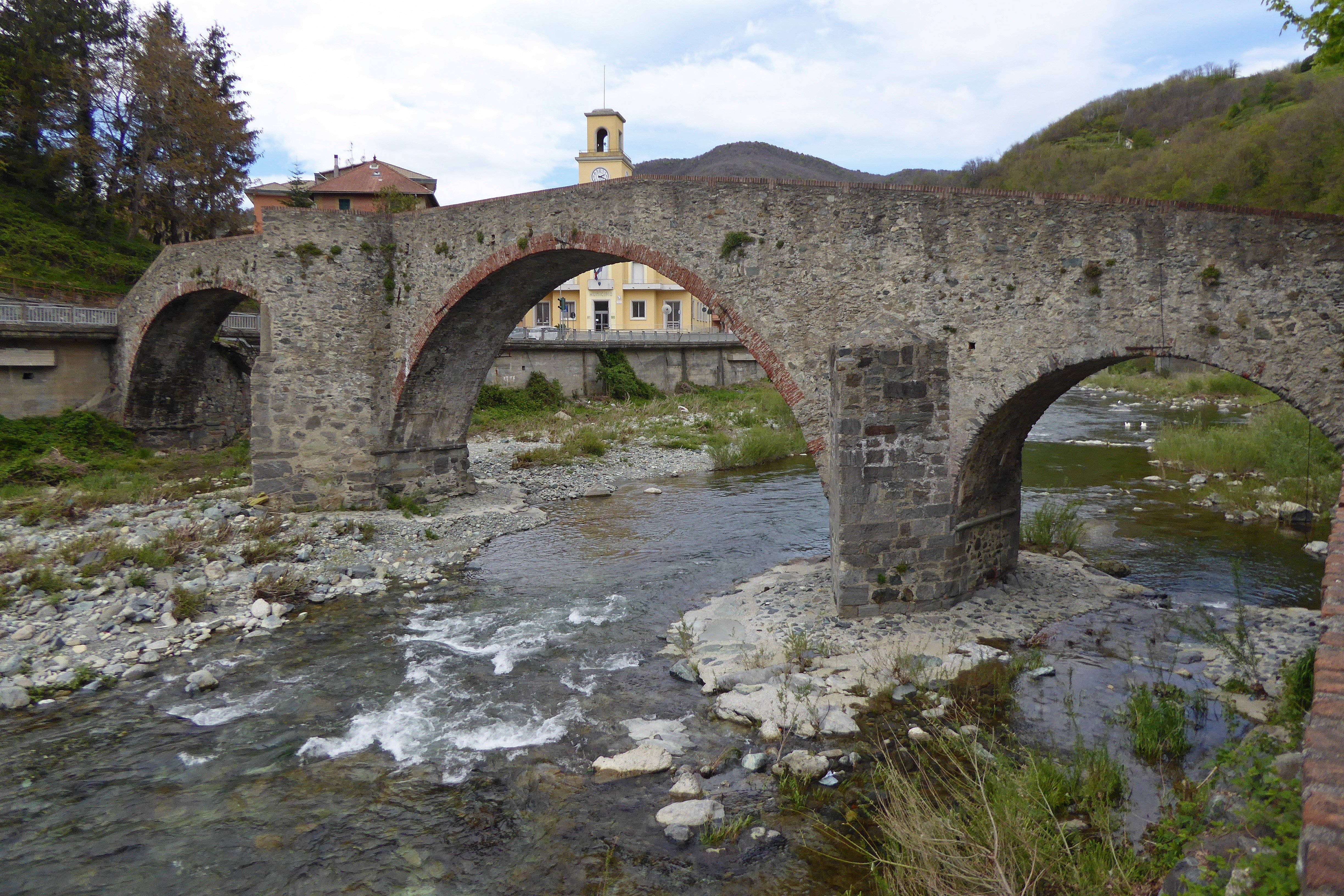 Ponte Medievale di San Michele Ponte di Adalasia Campo Ligure